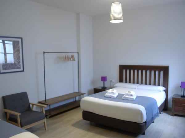 La Perla Granada Suites : photo 8 de la chambre chambre triple supérieure