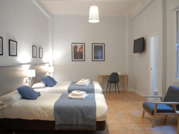 La Perla Granada Suites : photo 4 de la chambre chambre triple supérieure