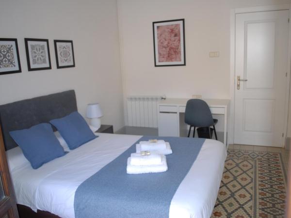 La Perla Granada Suites : photo 3 de la chambre chambre double avec salle de bains privative extérieure
