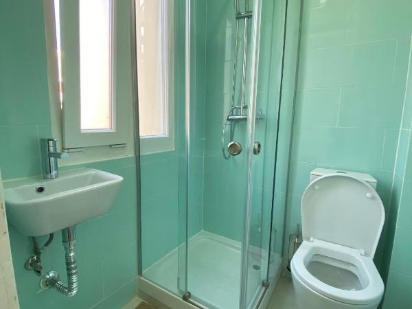 Green Heart Hostel : photo 2 de la chambre chambre double avec salle de bains privative