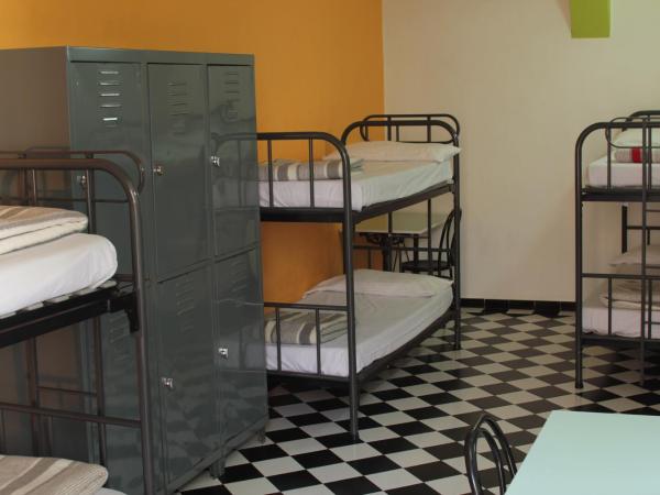 Hostel New York : photo 6 de la chambre lit simple dans dortoir mixte de 6 lits avec salle de bains commune