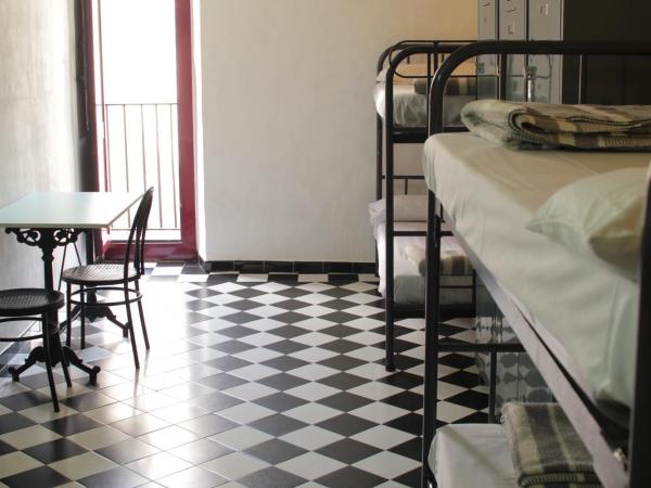 Hostel New York : photo 4 de la chambre lit simple dans dortoir mixte de 6 lits avec salle de bains commune