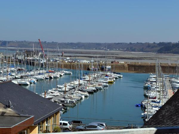 Au Bon Accueil : photo 3 de la chambre chambre familiale - vue sur mer