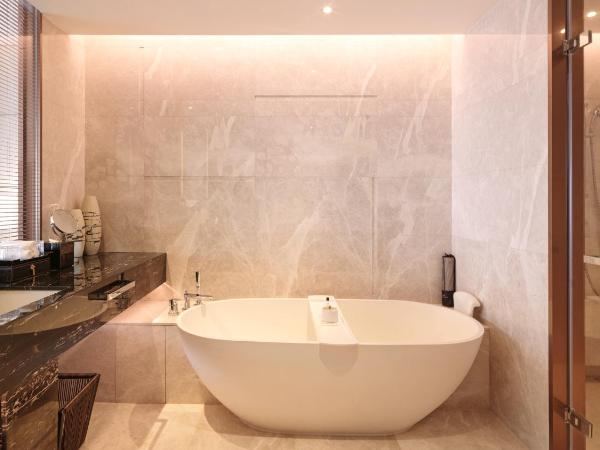 InterContinental Guangzhou Exhibition Center, an IHG Hotel - Free shuttle between hotel and Exhibition Center during Canton Fair & Exhibitor registration Counter : photo 1 de la chambre classic twin room with pearl river view