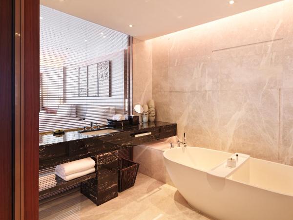 InterContinental Guangzhou Exhibition Center, an IHG Hotel - Free shuttle between hotel and Exhibition Center during Canton Fair & Exhibitor registration Counter : photo 2 de la chambre classic twin room with pearl river view
