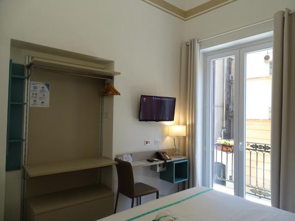 Le Quattro Stagioni - Rooms & Suite : photo 4 de la chambre chambre double deluxe avec balcon