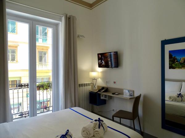 Le Quattro Stagioni - Rooms & Suite : photo 2 de la chambre chambre double deluxe avec balcon