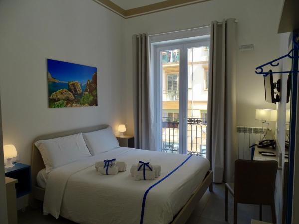 Le Quattro Stagioni - Rooms & Suite : photo 1 de la chambre chambre double deluxe avec balcon