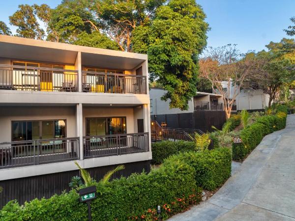 Phi Phi Holiday Resort : photo 1 de la chambre studio coucher du soleil sommet de la colline