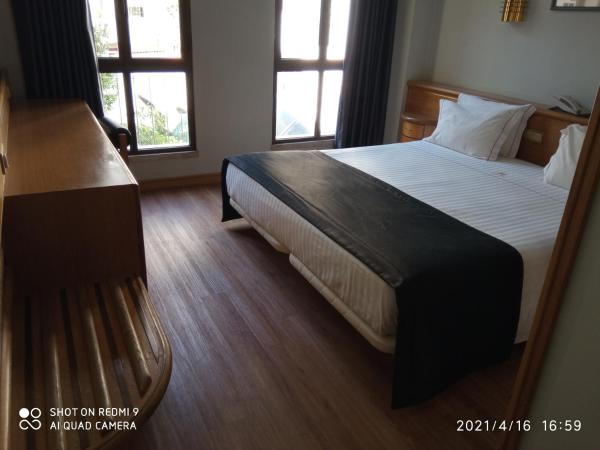 Hotel Alif Campo Pequeno : photo 2 de la chambre chambre double