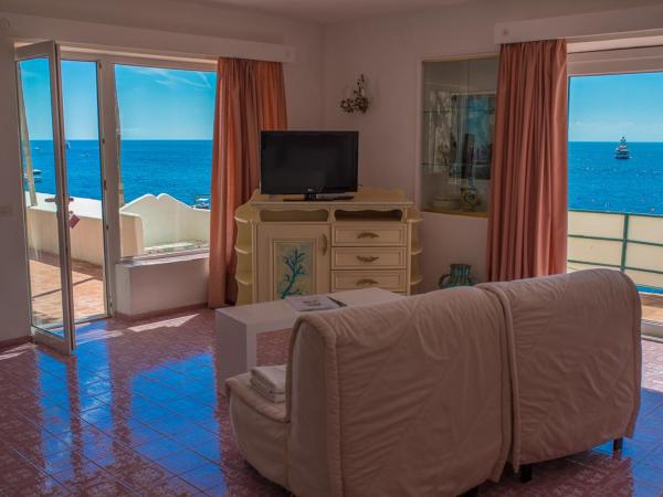 Diva La Canzone Del Mare : photo 3 de la chambre chambre double supérieure - vue sur mer