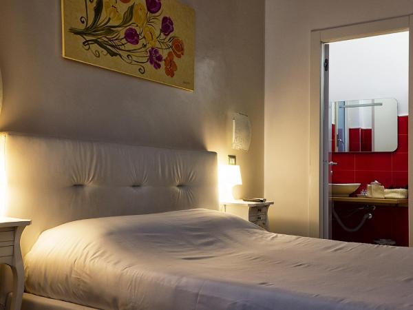 Il Giardino Di Flora - Piscina & Jacuzzi : photo 10 de la chambre chambre double