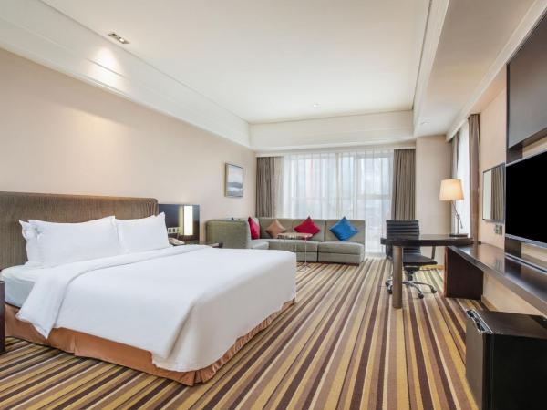 Holiday Inn Express Shenyang Golden Corridor, an IHG Hotel : photo 1 de la chambre suite lit king-size