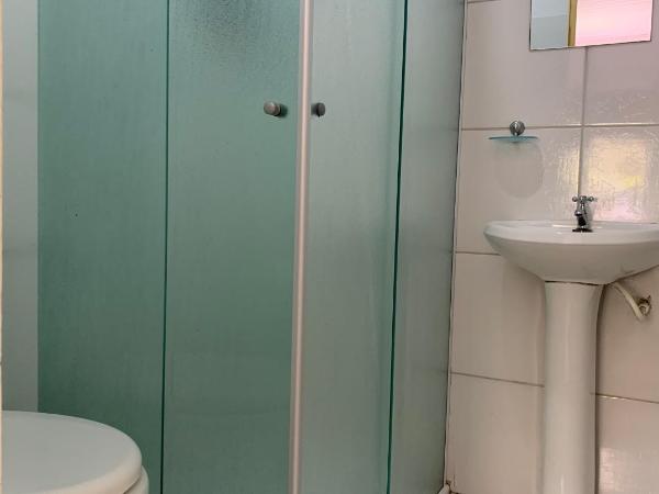 Villa Paraíso : photo 1 de la chambre chambre double avec salle de bains privative