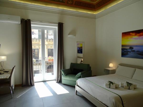 Le Quattro Stagioni - Rooms & Suite : photo 2 de la chambre suite avec balcon