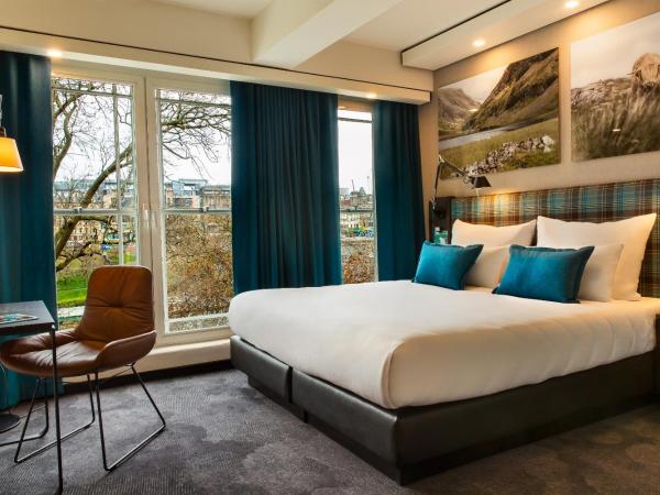 Motel One Edinburgh-Royal : photo 2 de la chambre chambre double avec vue