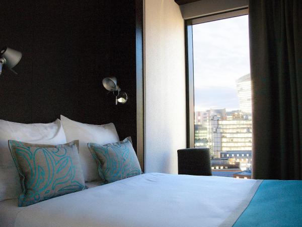 Motel One London-Tower Hill : photo 2 de la chambre chambre standard lit queen-size