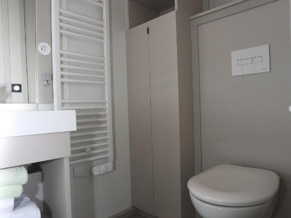 Les Ilots de Gruissan : photo 10 de la chambre hébergement bateau lodge 2 chambres pour 4 personnes - côté grand large