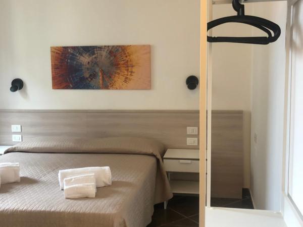Hotel Nazionale : photo 6 de la chambre chambre double ou lits jumeaux avec salle de bains privative