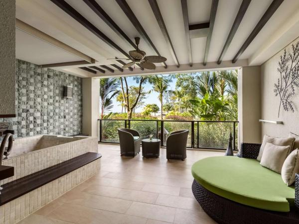 Shangri-La Rasa Ria, Kota Kinabalu : photo 1 de la chambre chambre lit king-size suite junior dans l'aile océan avec vue sur le jardin