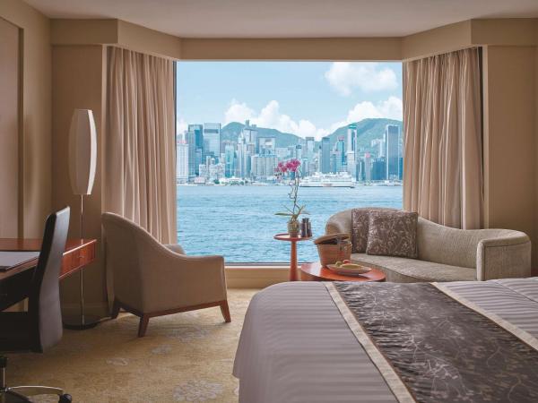 Kowloon Shangri-La, Hong Kong : photo 1 de la chambre chambre lit king-size deluxe - vue sur port