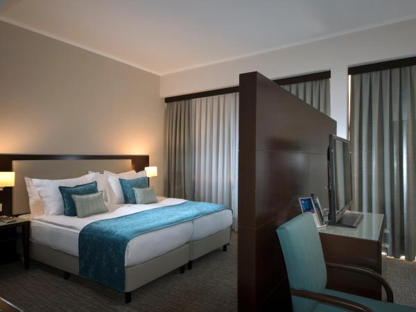 Radisson Blu Ankara : photo 7 de la chambre suite junior avec balcon - vue sur ville