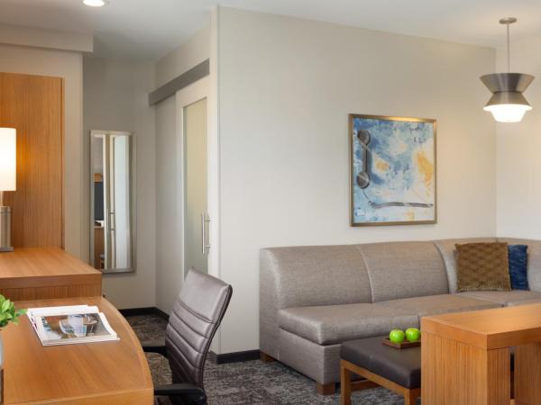 Hyatt Place Houston Downtown : photo 4 de la chambre chambre avec 2 lits queen-size et canapé-lit - Étage supérieur