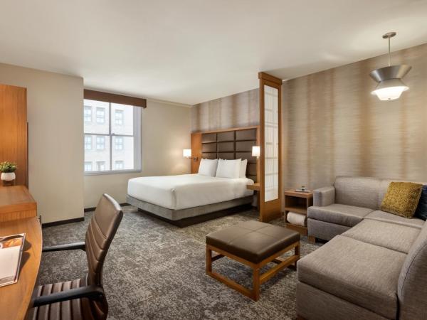 Hyatt Place Houston Downtown : photo 6 de la chambre chambre lit king-size spéciale avec canapé-lit