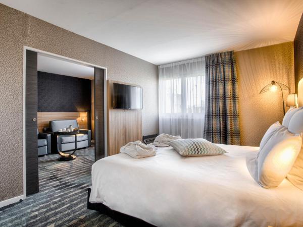 Mercure Cabourg Hôtel & Spa : photo 9 de la chambre suite privilège avec 1 lit double et 1 canapé-lit
