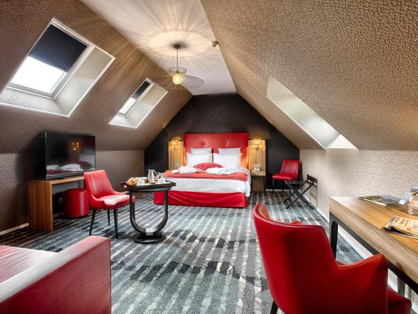 Mercure Cabourg Hôtel & Spa : photo 4 de la chambre suite privilège avec 1 lit double et 1 canapé-lit