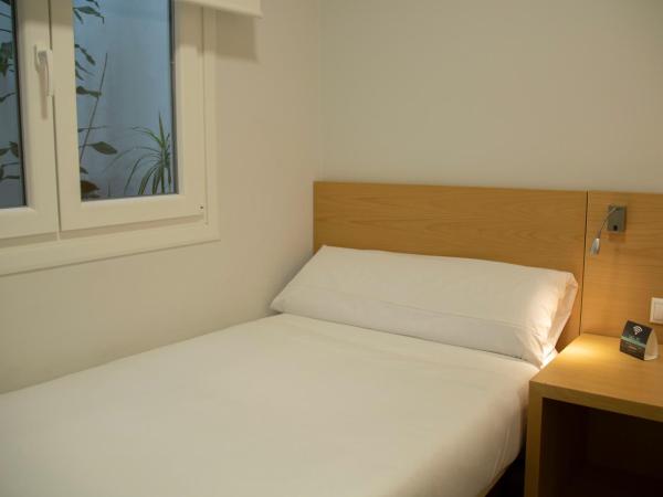 Alda Alborán Rooms : photo 1 de la chambre chambre simple