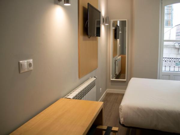 Alda Alborán Rooms : photo 8 de la chambre chambre double ou lits jumeaux standard