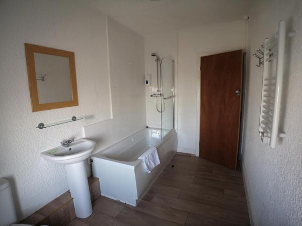 The Hopton Hotel : photo 6 de la chambre chambre quadruple avec baignoire