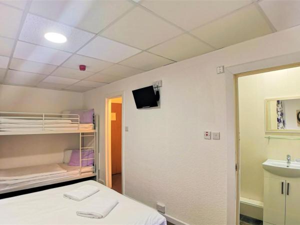 The Hopton Hotel : photo 3 de la chambre chambre familiale avec douche