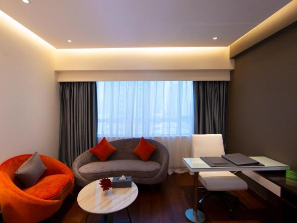 Number One Tower Suites : photo 4 de la chambre studio deluxe