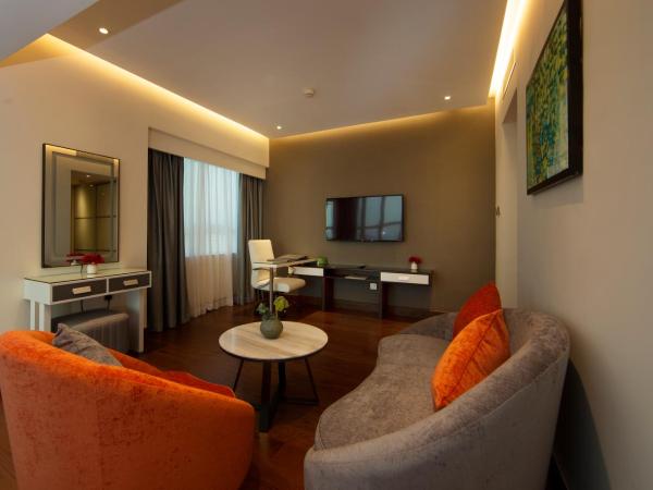 Number One Tower Suites : photo 5 de la chambre chambre familiale