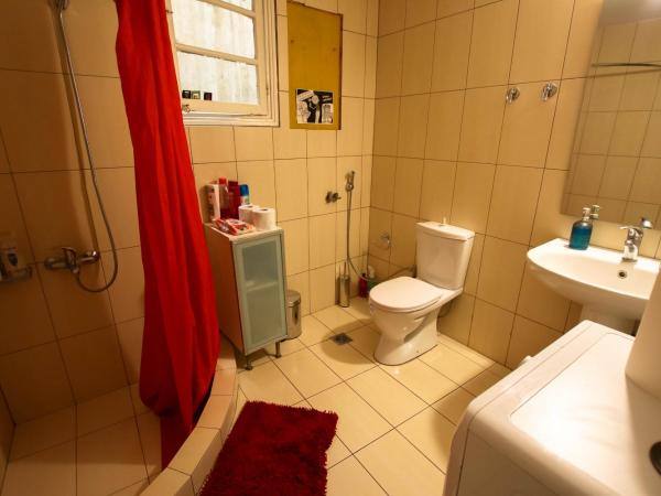 The monumental house : photo 4 de la chambre chambre double avec salle de bains commune