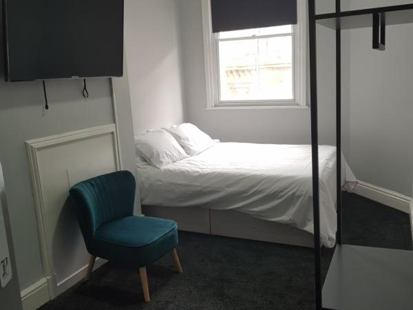 Piccadilly Central : photo 1 de la chambre chambre double avec cabinet de toilette commun