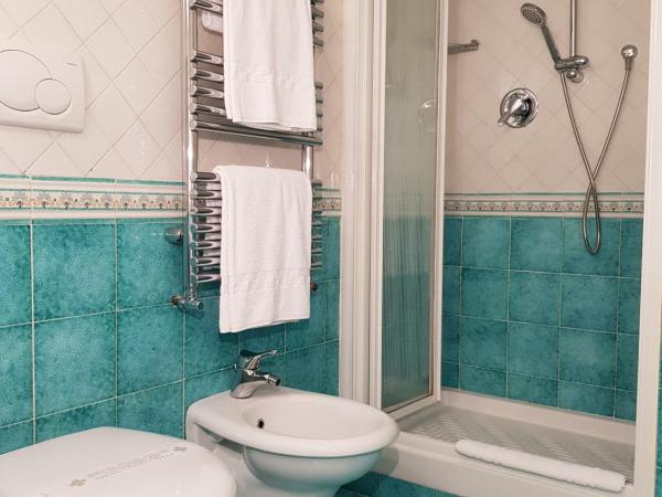 Hotel La Vue d'Or : photo 5 de la chambre chambre quadruple avec balcon