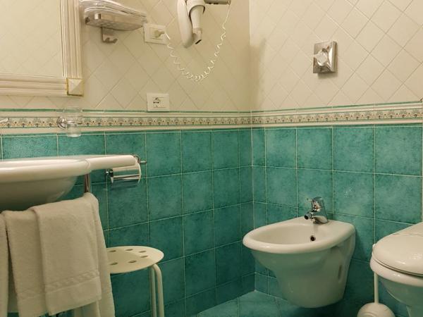 Hotel La Vue d'Or : photo 8 de la chambre chambre quadruple avec balcon