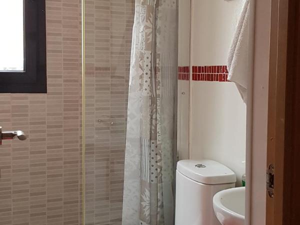 Barcelona Rooms 294 : photo 9 de la chambre petite chambre double avec salle de bains privative