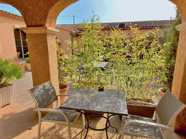 Le Fabian des Baux : photo 3 de la chambre chambre double supérieure