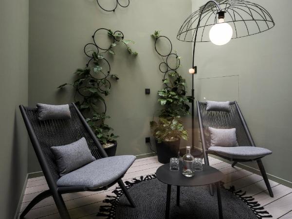 Altstadthotel Weisses Kreuz : photo 2 de la chambre chambre double avec patio