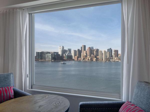 Hyatt Regency Boston Harbor : photo 1 de la chambre chambre lit king-size - vue sur port
