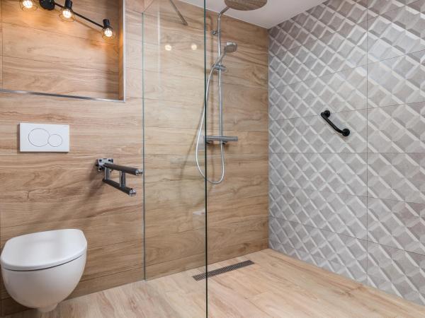 Linda Boutique Hotel : photo 3 de la chambre chambre double avec fenêtre mansardée - accessible aux personnes à mobilité réduite