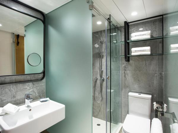 Wharney Hotel : photo 1 de la chambre hébergement lit double premier terre