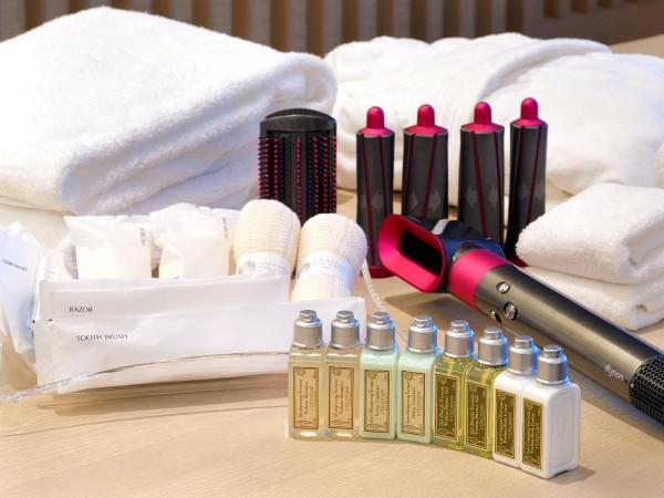 Hotel Royal Classic Osaka : photo 2 de la chambre premium twin room with sofa - non-smoking