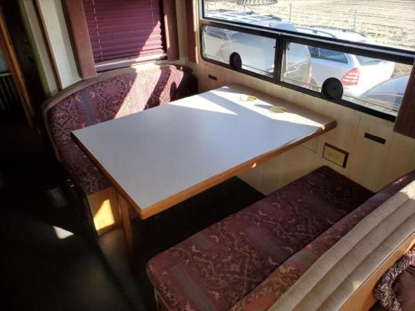 Osaka Hokko Marina HULL : photo 7 de la chambre dx camping car with double bed and two extra beds