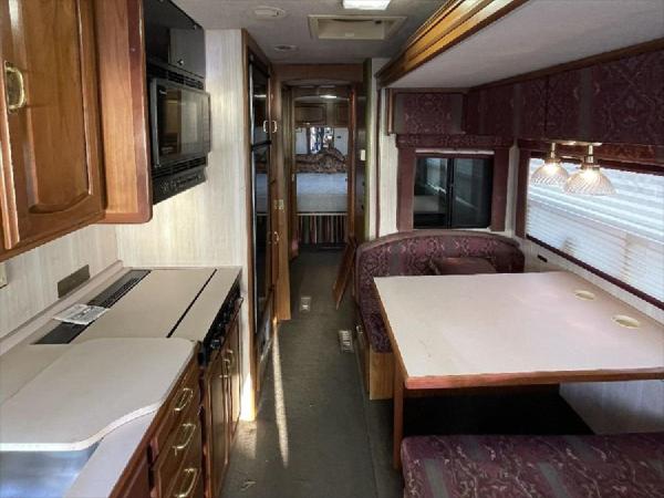 Osaka Hokko Marina HULL : photo 5 de la chambre dx camping car with twin beds and two extra beds