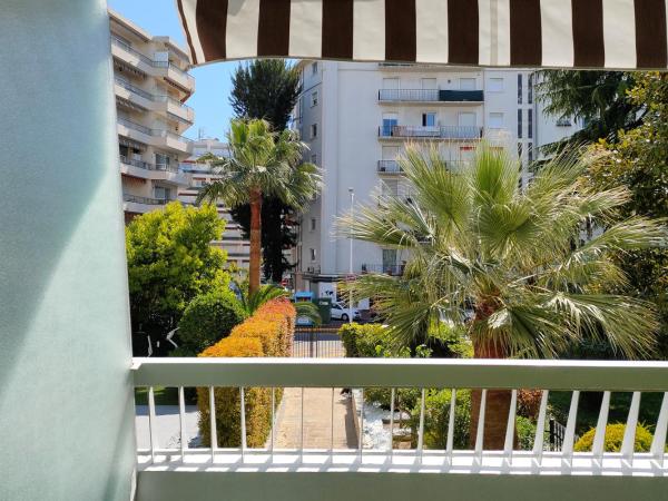 Hôtel Victoria : photo 7 de la chambre chambre double classique avec balcon - vue sur jardin